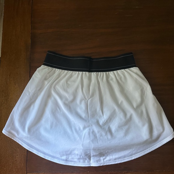 ALO Yoga White Match Point Skirt- XS - Picture 2 of 4